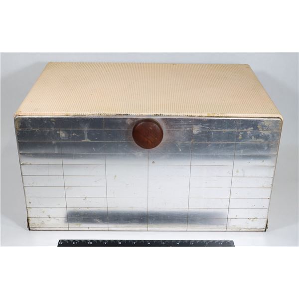 VINTAGE METAL BREAD BOX