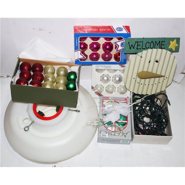 XMAS LOT VINTAGE ORNAMENTS AND TREE HOLDER SOME