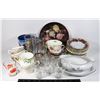 Image 1 : BOX WITH VINTAGE GLASSES PLATES TEA CUPS SAUCERS D