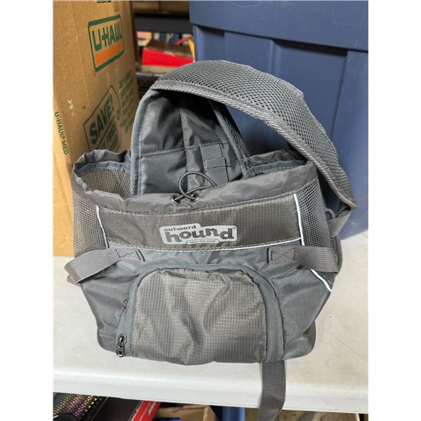 Outward hound pet carrier