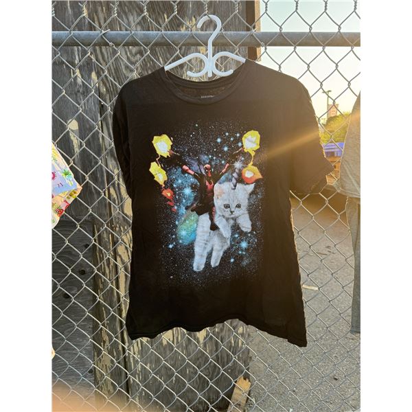 Marvel T-shirt, large