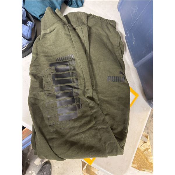 Puma sweatpants large