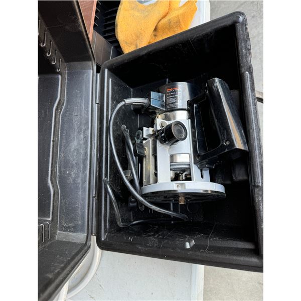 Black & Decker router