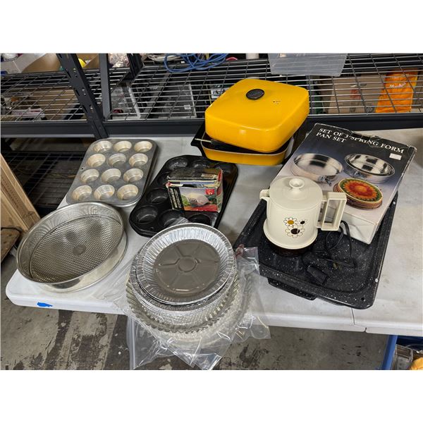 Assorted kitchen items and baking electric frying pan, springform pan, set electric kettle, etc.