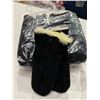 Image 1 : Mitts size small