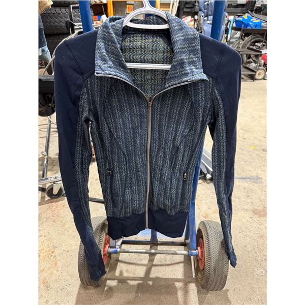 Lulu zip up size not shown