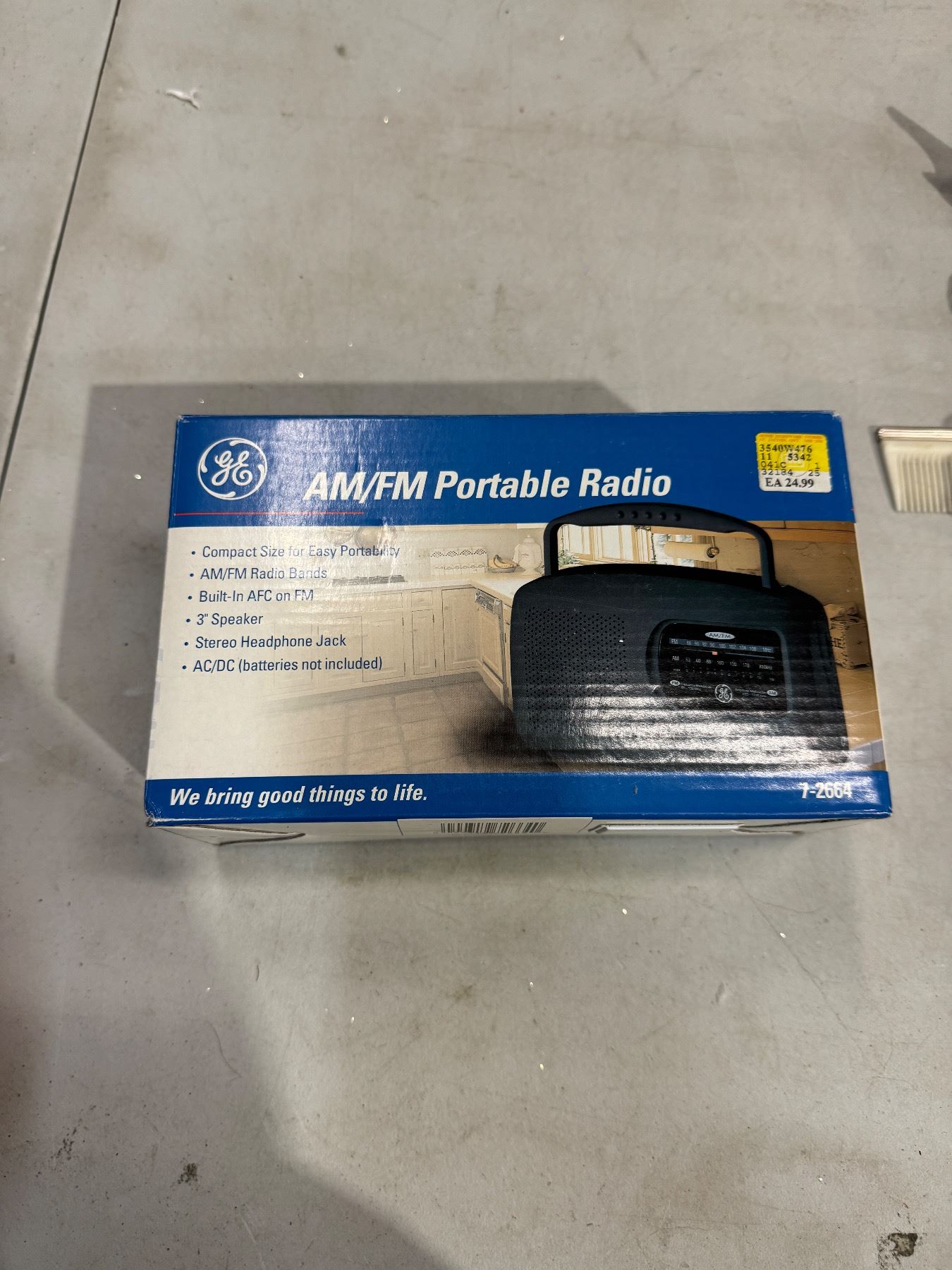 GE AM/FM portable radio