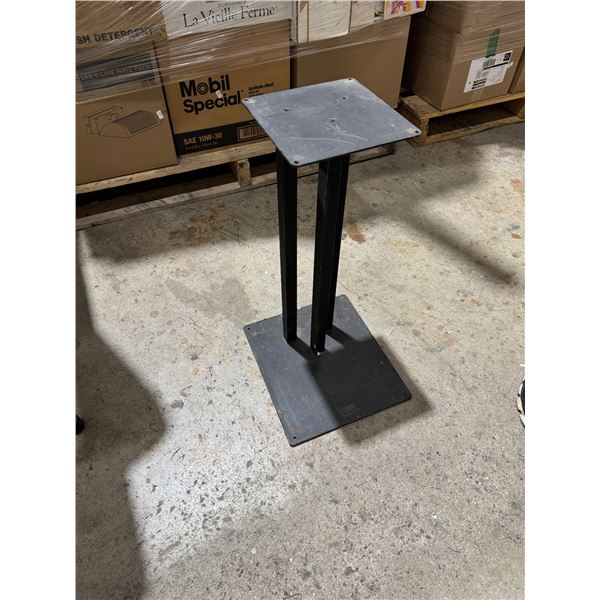Speaker stand