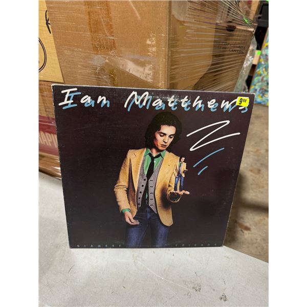 Ian Matthews Siamese friends record