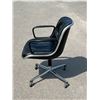 Image 3 : Charles Pollock For Knoll Executive Leather Armchair Office Chair