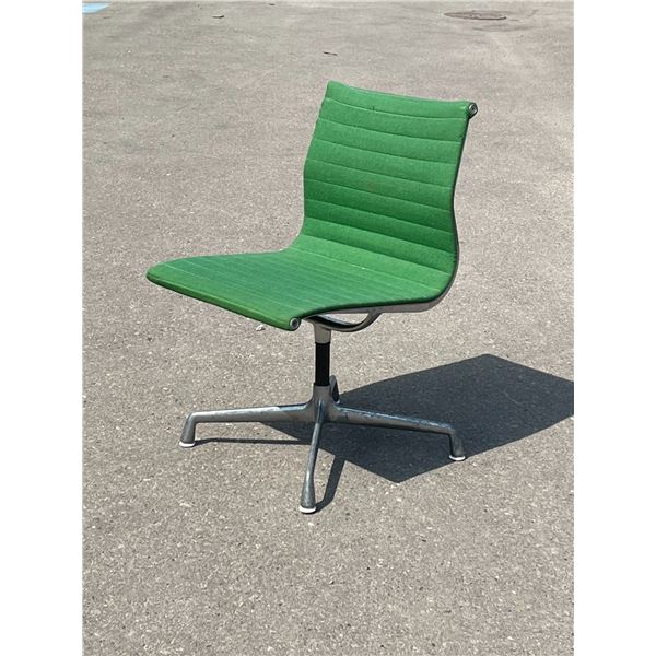 Eames Herman Miller Aluminum Group Desk Office Chair