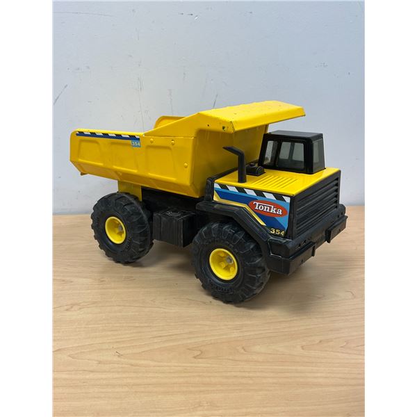 Tonka Pressed Steel Dump Truck - nice overall - approx: 17x8" - see photos