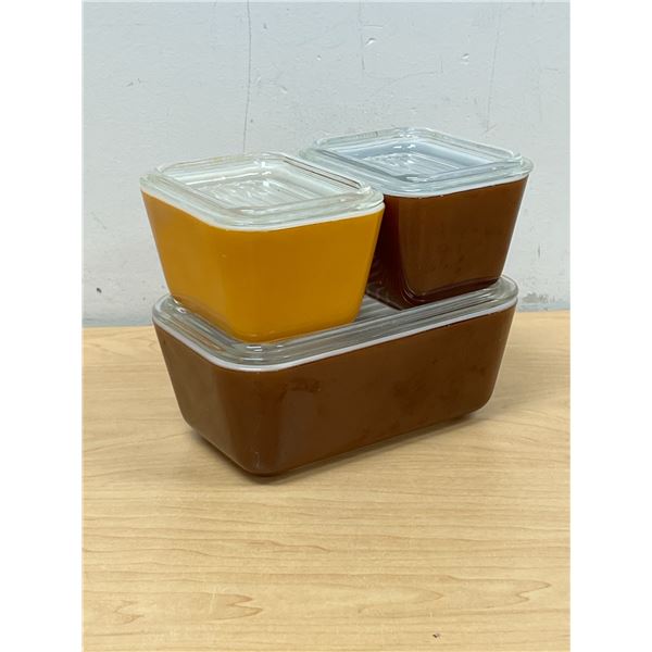 3 Pyrex Refrigerator Fridge Dishes & Lids - Largest 1.5 Pt. - nice overall