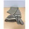 Image 1 : Icelandic Wool Icewool Scarf / Mitts / Hat - see all photos