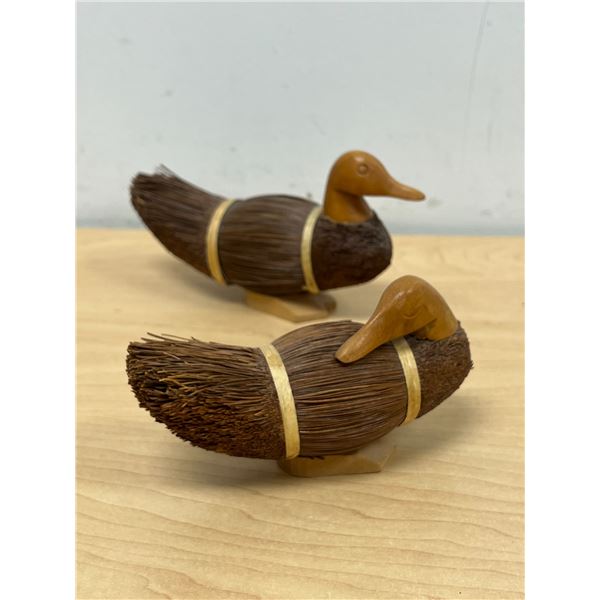 2 Straw "Whisk Broom" Figural Ducks - widest 6.5"