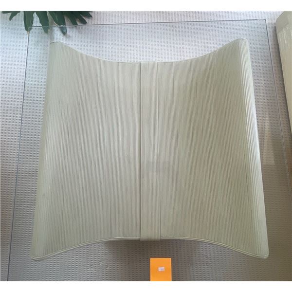 Beautiful Living Room Wicker & Glass End Table 36"x36"x21"tall