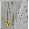 Image 1 : Assorted Costume Jewelery Pieces Necklaces