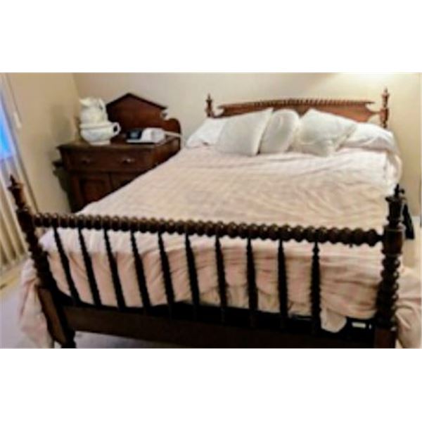 Queen Sized Spindle Bed- Includes Head Board Frame Mattress Boxspring & Bedding