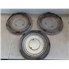 Image 2 : 3 Cadillac Hubcaps