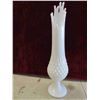Image 2 : Vintage Swung Glass Vase Milk Glass, Beswick Yellow Pitcher