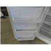 Image 8 : Frigidaire Upright Freezer 67'' x 27 1/2'' x 29'' 