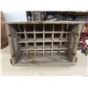 Image 8 : Barrel, Stubby Wood Crate 