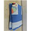 Image 8 : Patchwork Quilt Approx. 78'' x 89'' - Needs Some Mending