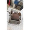 Image 4 : Hand Crank Wool Carder 