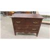 Image 1 : 2 Drawer Dresser 28'' x 34'' x 16''