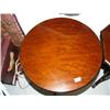 Image 2 : CHOICE on 3 mahogany finish lamp tables: round (1)