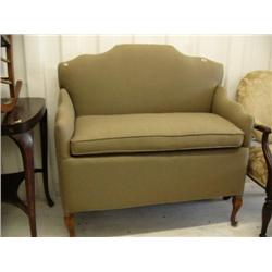 Cushioned settee (214)