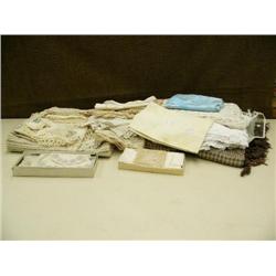 Beautiful beaded purse and collection of hand crochet linens and lace (214)