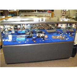 Glass display case ()