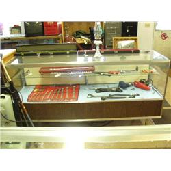 Glass display case ()