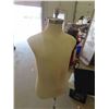 Image 2 : Rolling Seamstress Mannequin