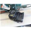 Image 3 : Black and Decker 16'' Hedge Trimmer, 2 Planters 12'' x 26'' x 12'' , 24V Weed