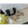 Image 1 : 2 Leather Mocassins , Cowboy Boots 