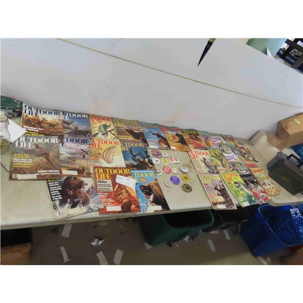 Comics, Outdoor Magazines, Buttons