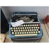 Image 2 : Marvel Typewriter, Thermuf Hand Exerciser 