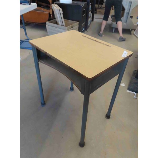 School Desk 28'' x 17 1/2'' x 23 1/2''