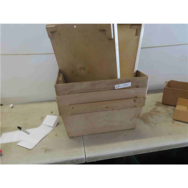 3 Storage Tubs with Lids