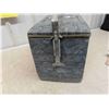 Image 5 : Vintage Flamingo Ice Chest (Picnic Cooler) with Ice Container 11'' x 16'' x 