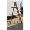 Image 2 : 6ft Wooden Ladder - Good Condition