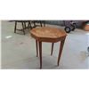 Image 1 : Musical Table with Lift Top 19'' Across x 20'' High 