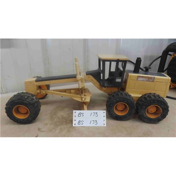 John Deere Metal Grader 23'' x 9'' x 8 1/4'' 
