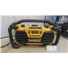Image 1 : Dewalt Worksite Charger Radio 
