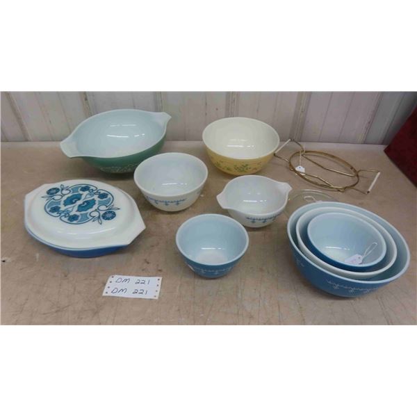Pyrex Mixing Bowls, Casserole Dish, Nesting Bowls & More 