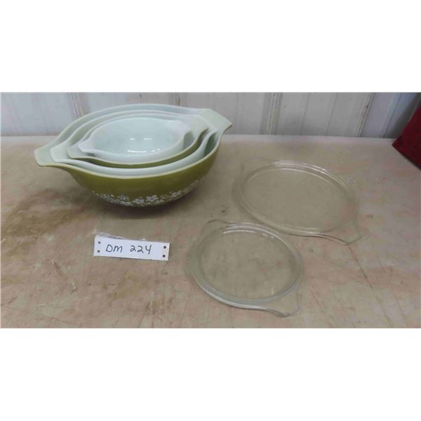 4 Pyrex Nesting Bowls 2 With Lids 
