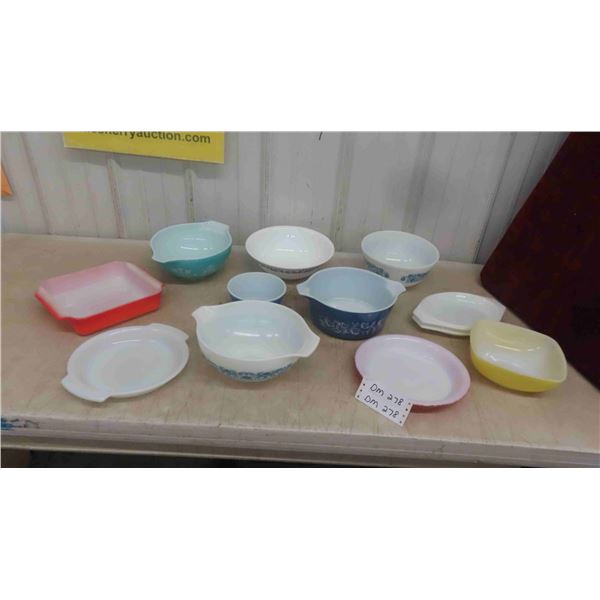 9 Pieces of Pyrex Including Mixing Bowls, Pie Plate, 2 Pieces of Fire