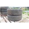 Image 1 : 2 Tires 285/75 R16